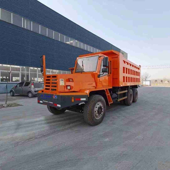 礦用30噸運(yùn)輸車（封閉駕駛室）